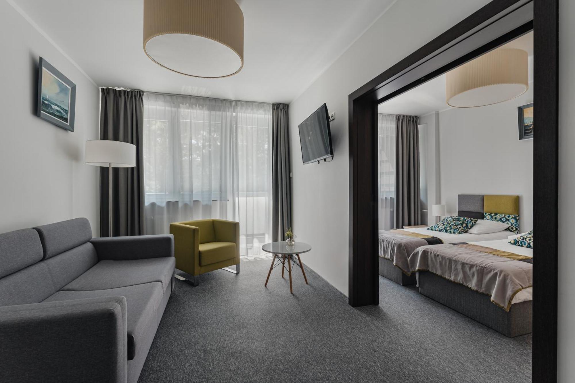 Osrodek Delfin Rewita Hotel Jurata Exterior foto